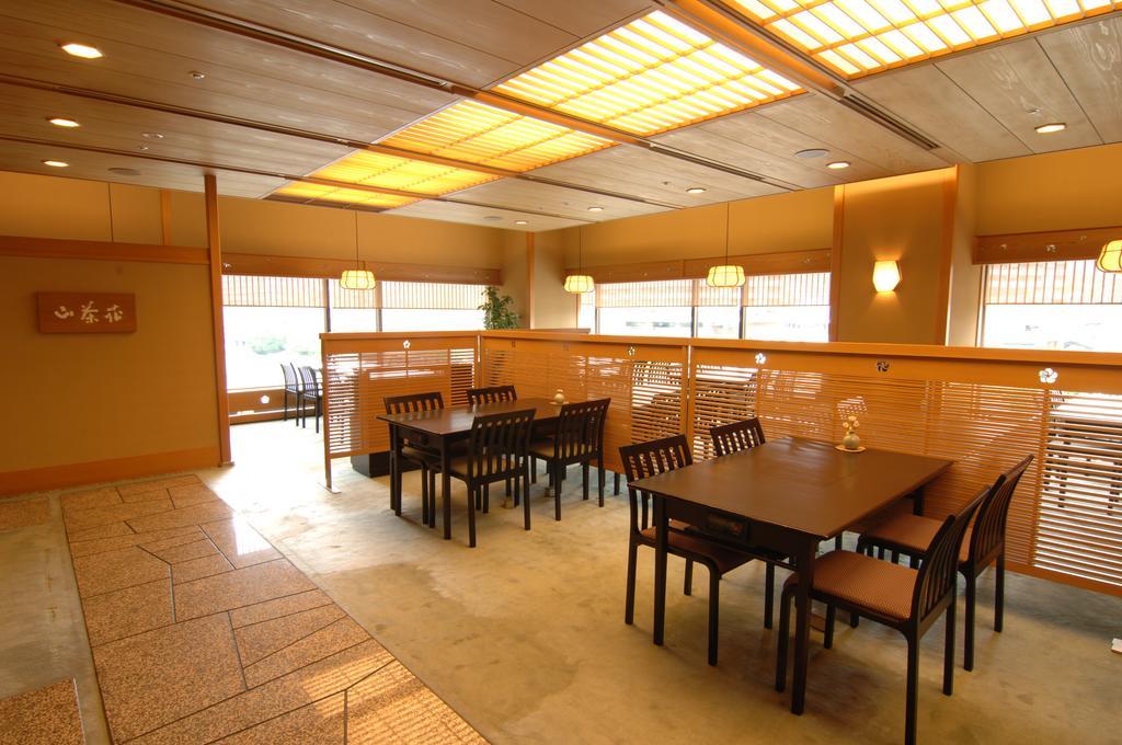 Hotel Wakamizu Такаразука Екстериор снимка