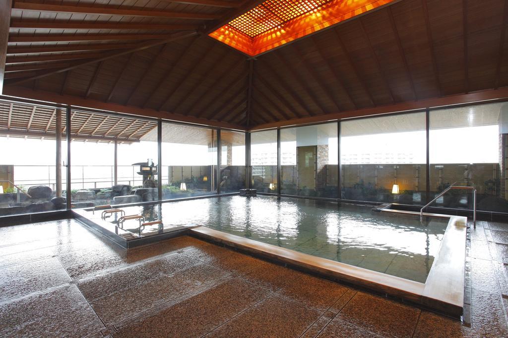 Hotel Wakamizu Такаразука Екстериор снимка