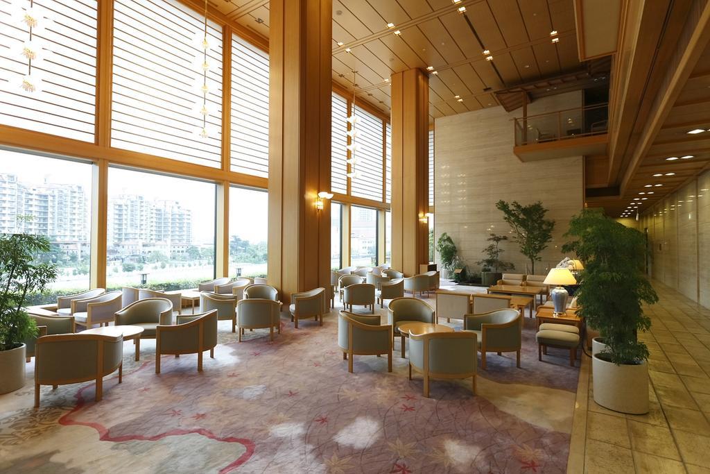 Hotel Wakamizu Такаразука Екстериор снимка