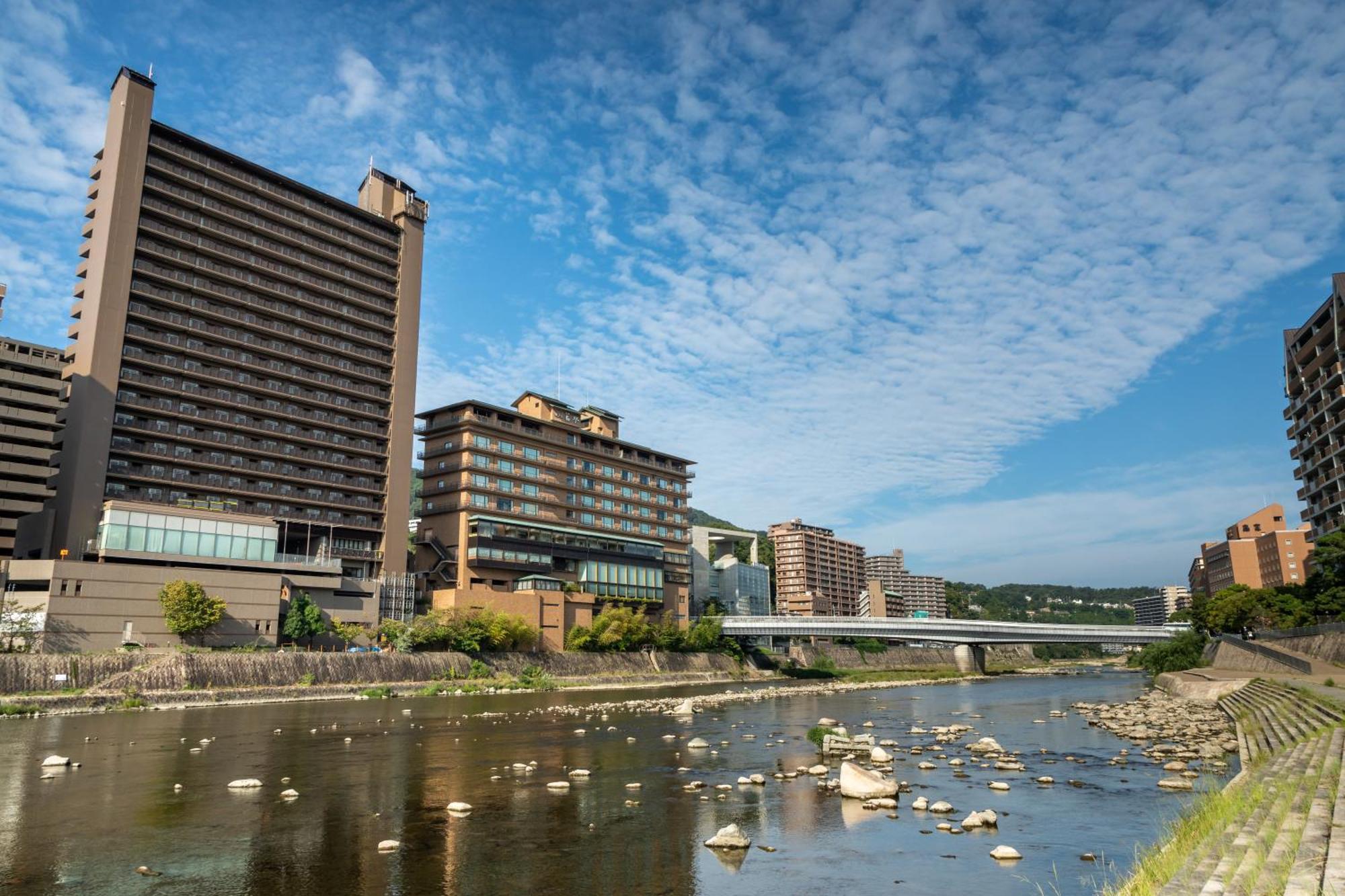 Hotel Wakamizu Такаразука Екстериор снимка