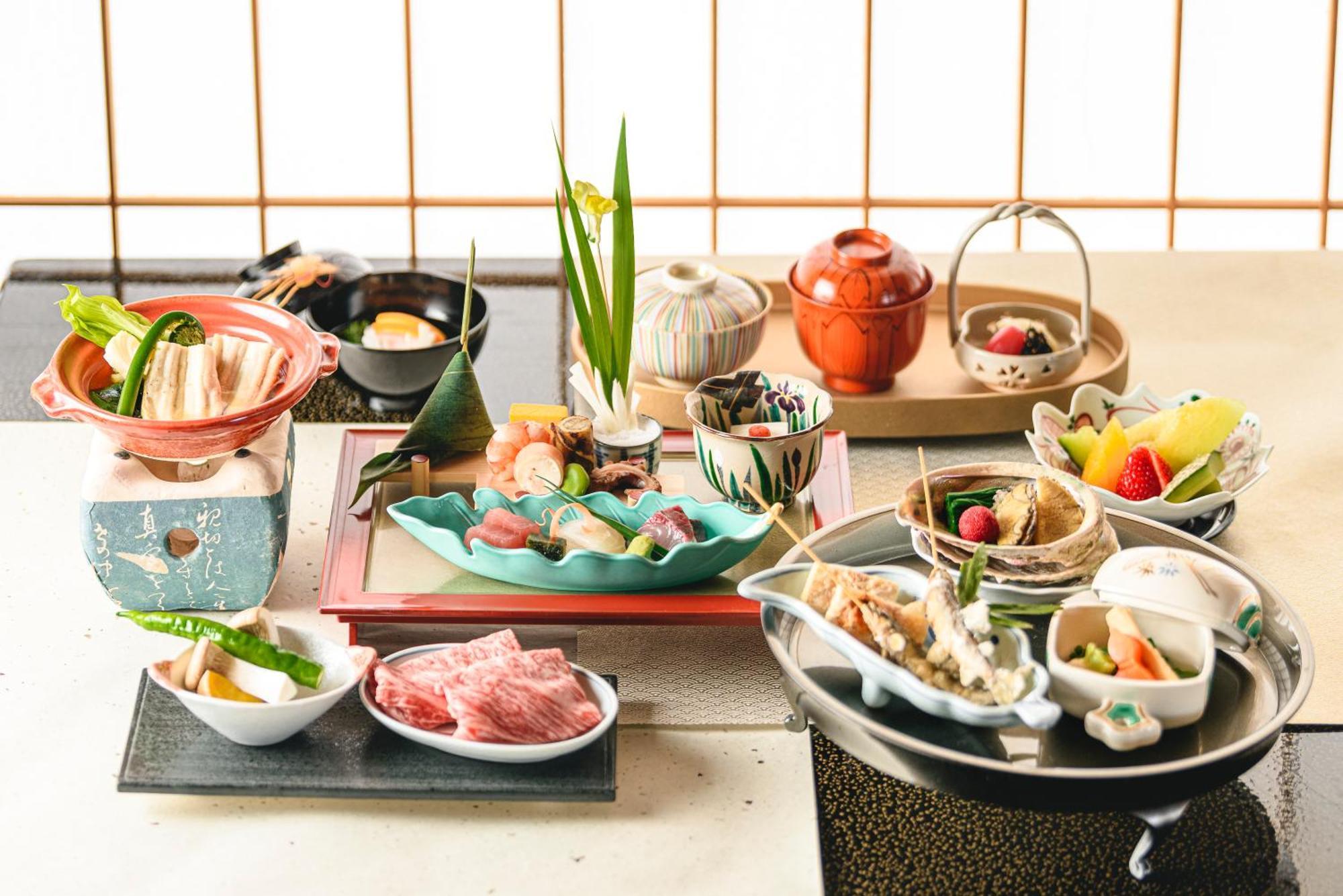 Hotel Wakamizu Такаразука Екстериор снимка