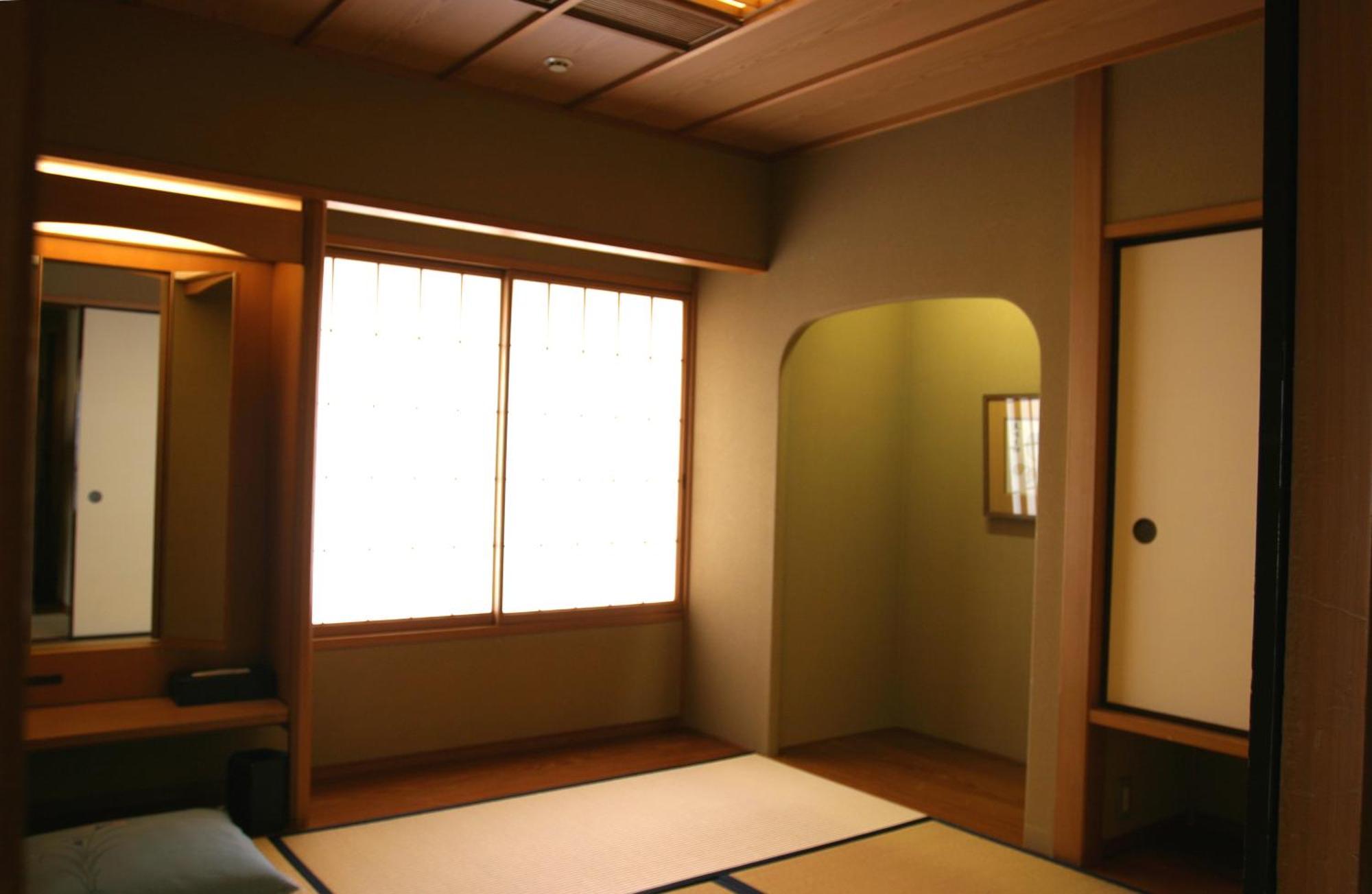 Hotel Wakamizu Такаразука Стая снимка