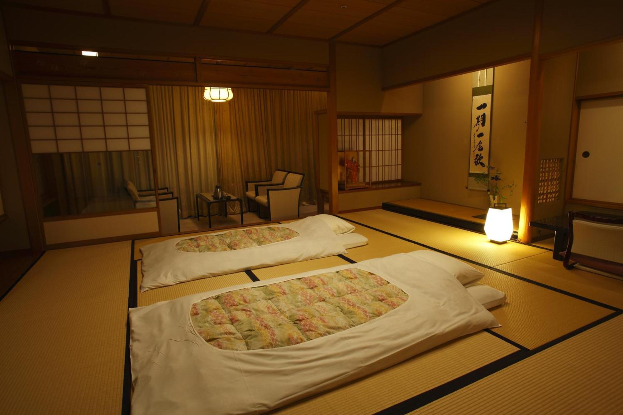 Hotel Wakamizu Такаразука Стая снимка