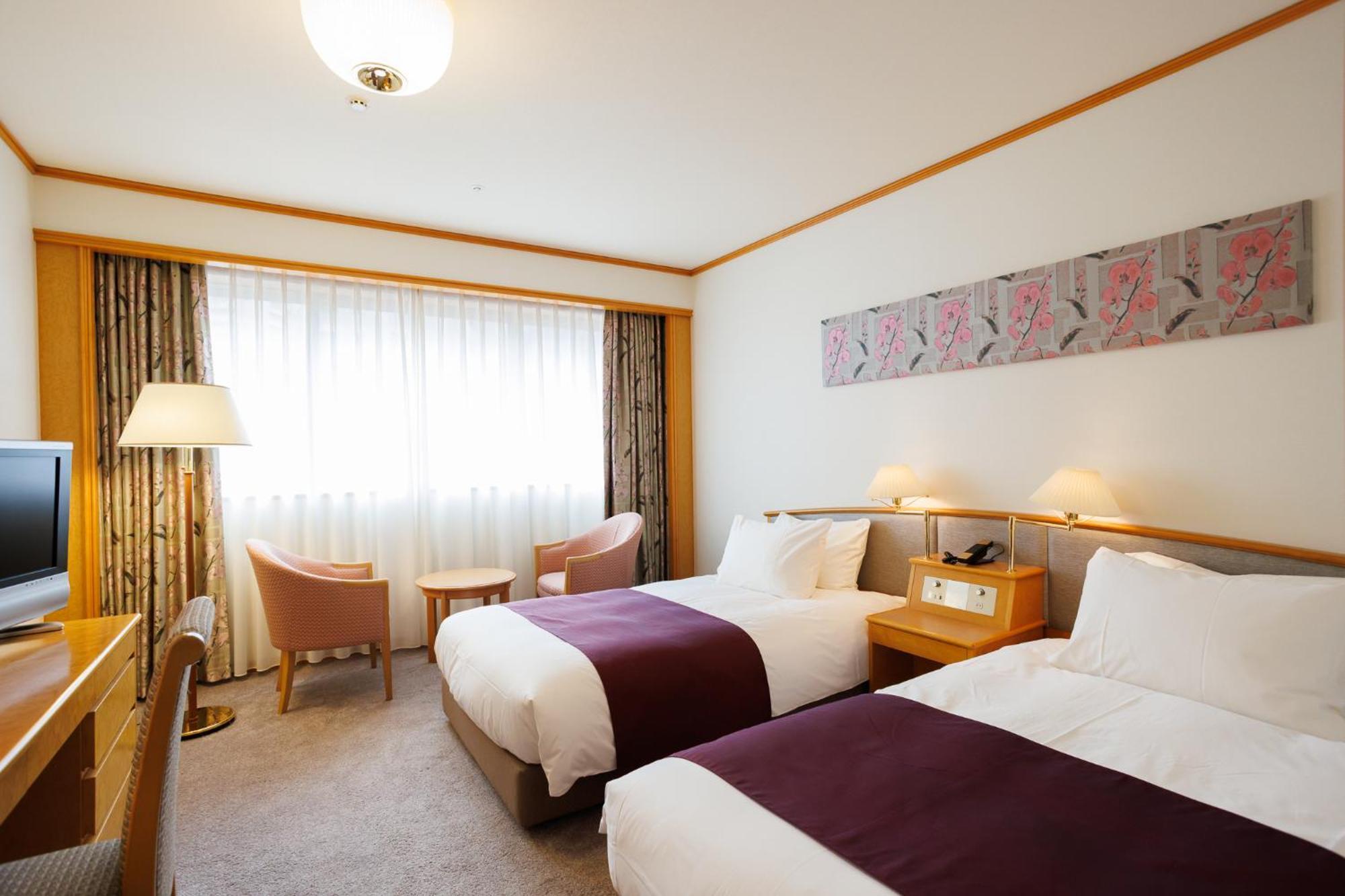 Hotel Wakamizu Такаразука Екстериор снимка