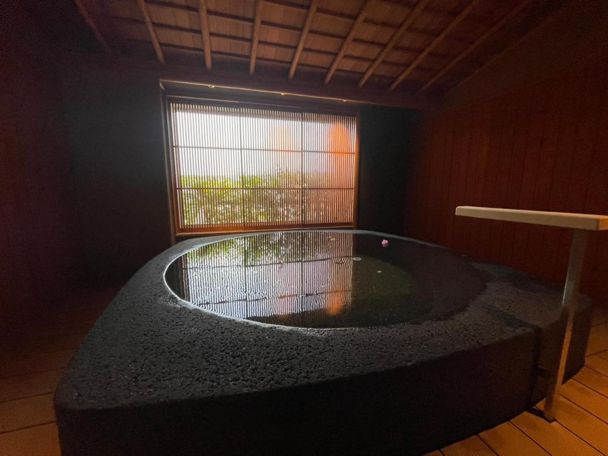 Hotel Wakamizu Такаразука Екстериор снимка